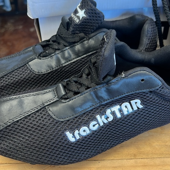 NIB Trackstar Track Cleats with a pair of socks and bag - Picture 4 of 5